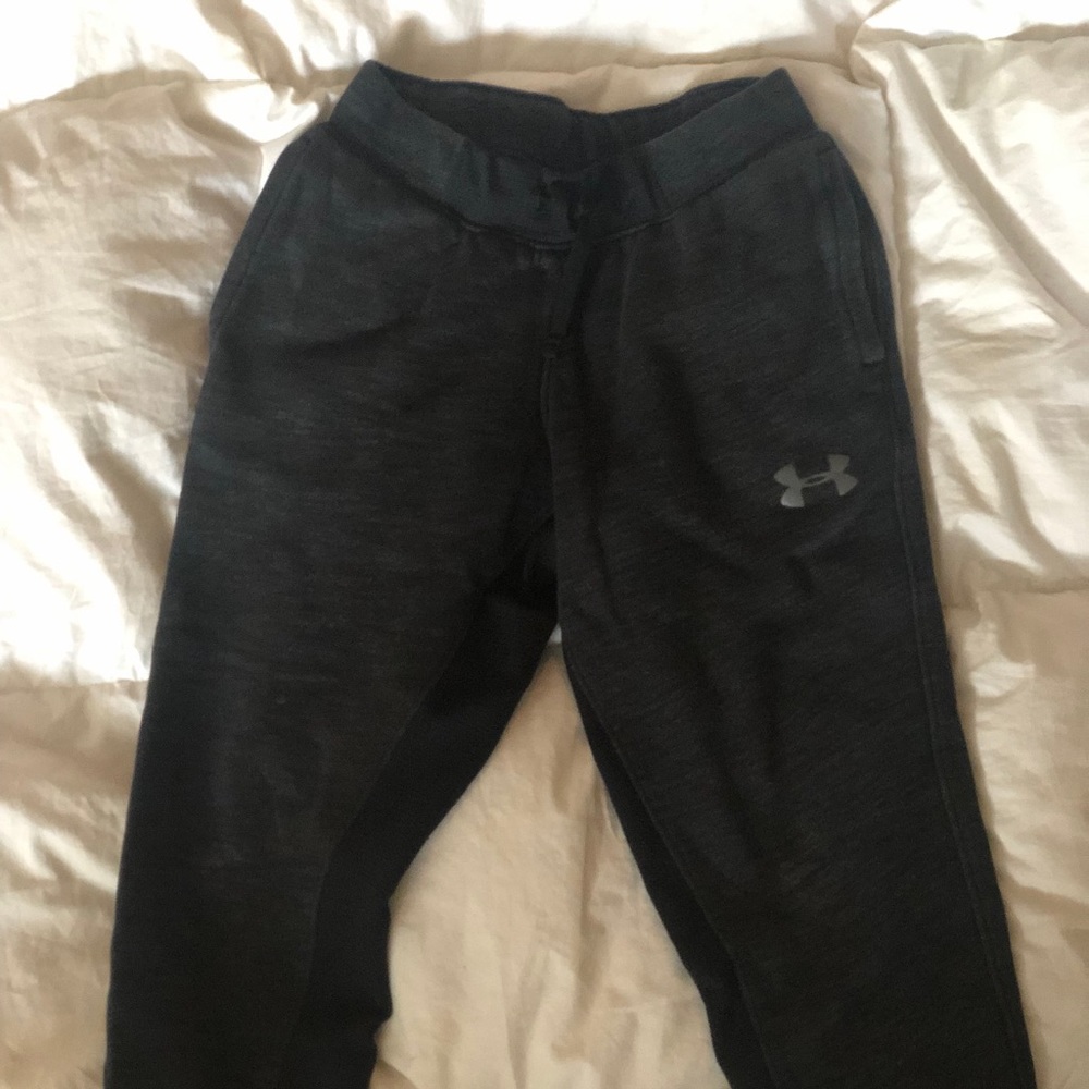 Boys size small Under Armour sweat pants